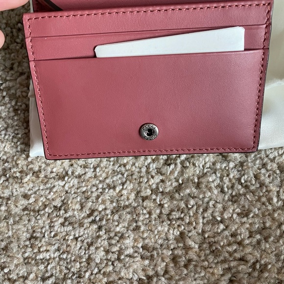 SOLD Gucci blooms Compact Wallet - Picture 4 of 16